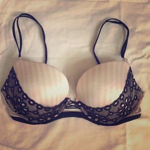 Victoria’s Secret very sexy push up 36C